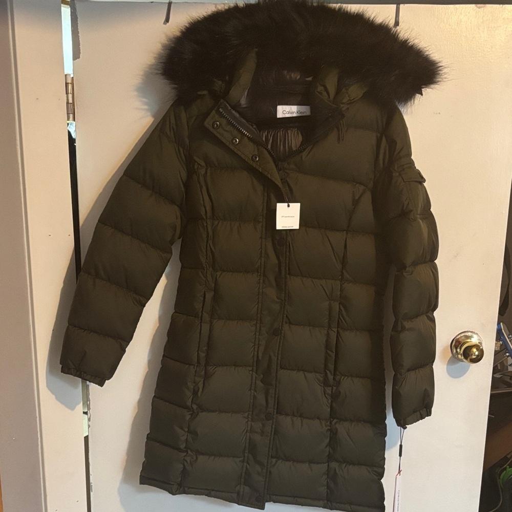 Calvin Klein Women's Dark Green Puffer Jacket with Fur Hood